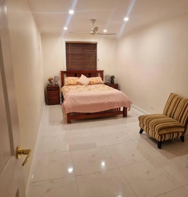 9 Room Family & Pet Friendly Home Caloundra 0*,