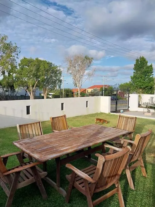 9 Room Family & Pet Friendly Home Caloundra Australia